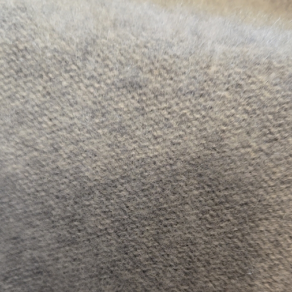 VINCE Gray Sweater - Picture 4 of 4